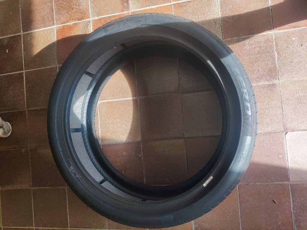 Nieuwe zomerband Bridgestone, zonder velg, Autos : Pièces & Accessoires, Neuf, Véhicule de tourisme, Autres dimensions, Pneu(s)