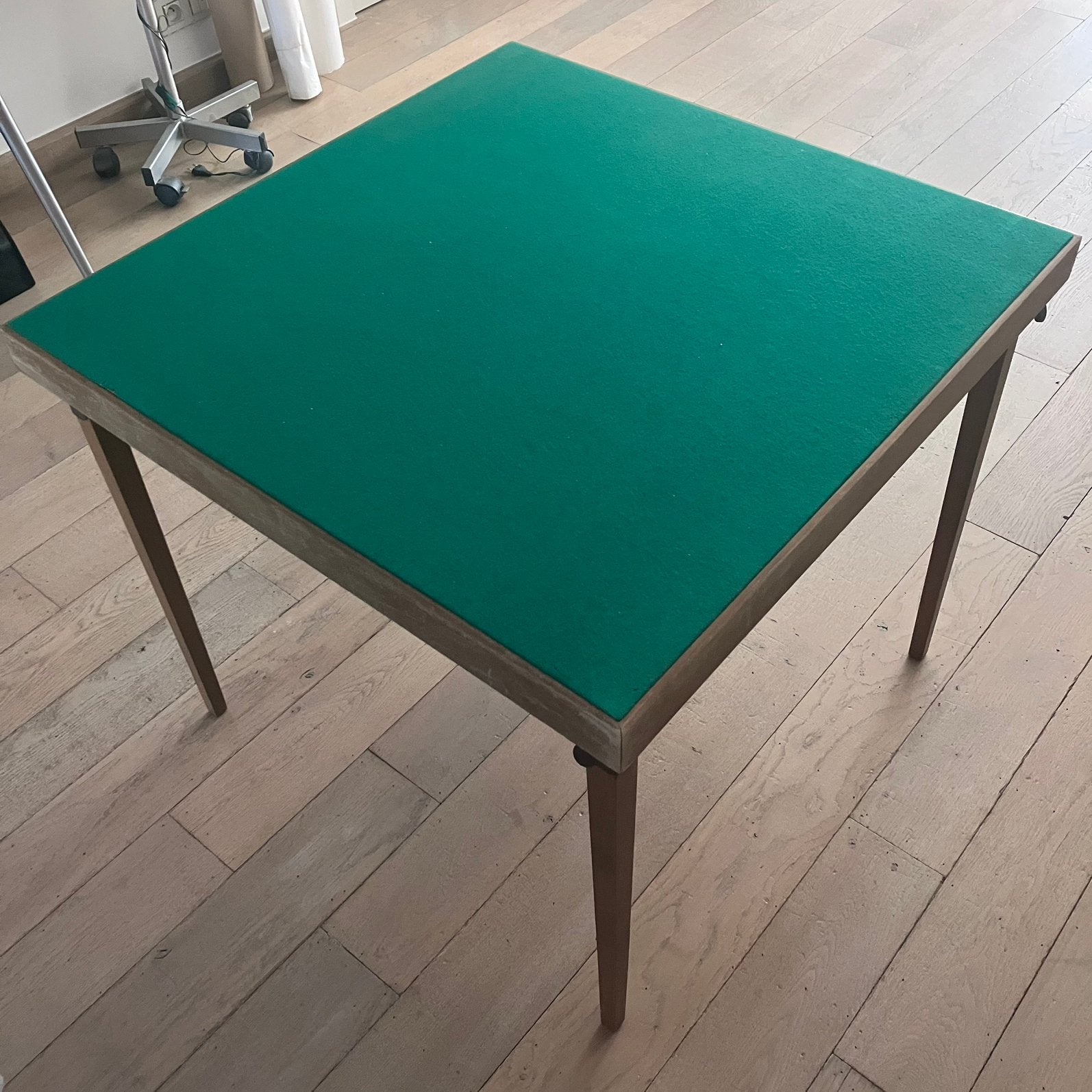Kaarttafel , plooibaar. Merk Pago , Zwitsers fabricage, Enlèvement