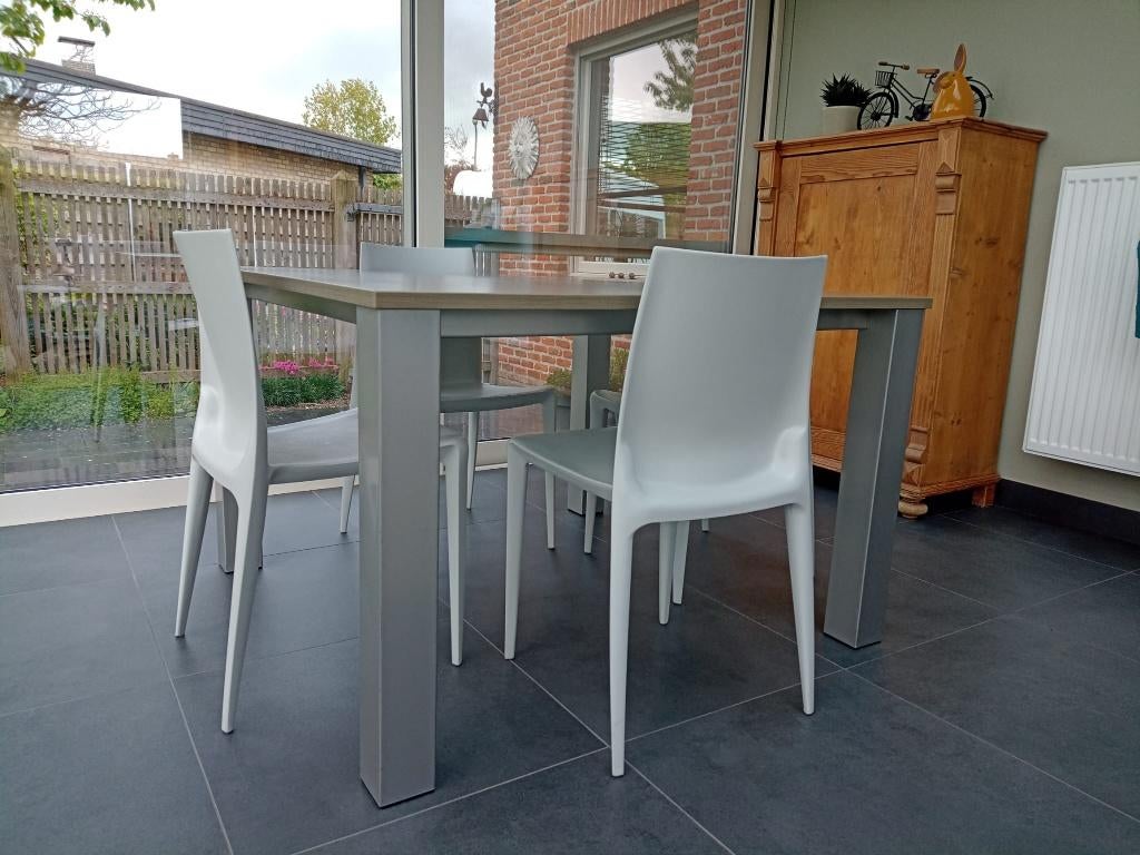 Table carrée, Métal, 100 à 150 cm, Cinq personnes ou plus, Carré