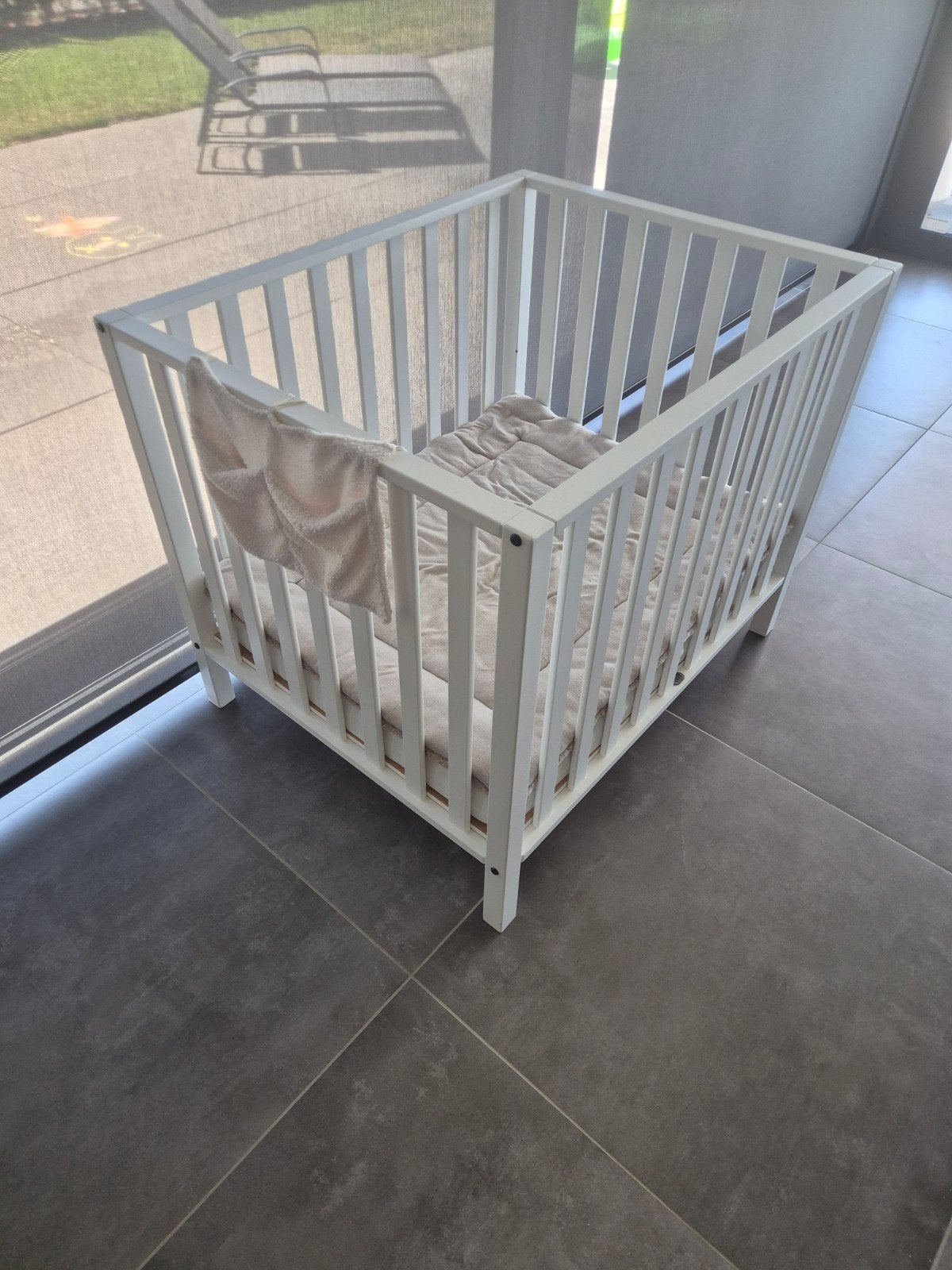 TWF baby park/box met matras, topper en 2 hoezen, Kinderen en Baby's, Ophalen, Zo goed als nieuw, In hoogte verstelbaar