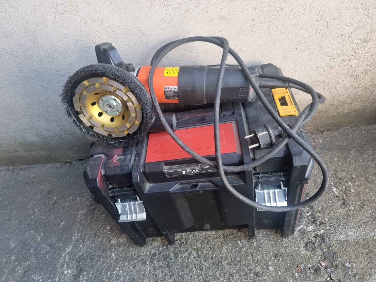 Meuleuse ponceuse beton FERAMO TOOLS professionnal, Enlèvement, Comme neuf