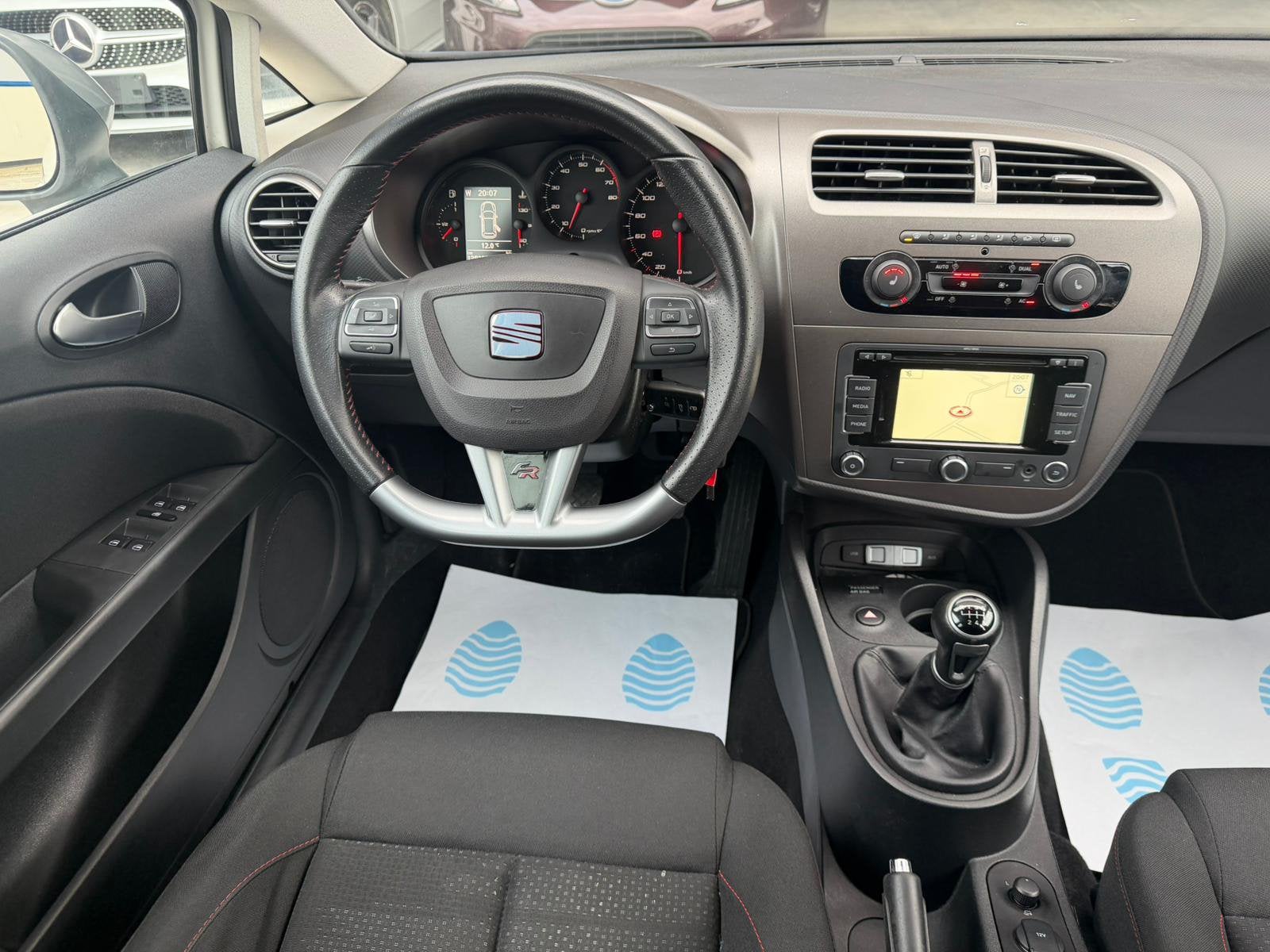Seat Leon 1.4 TSI essence Pack FR sport GARANTIE 12 Mois, Auto's, Seat, Euro 5, Stof, Zwart, Leon