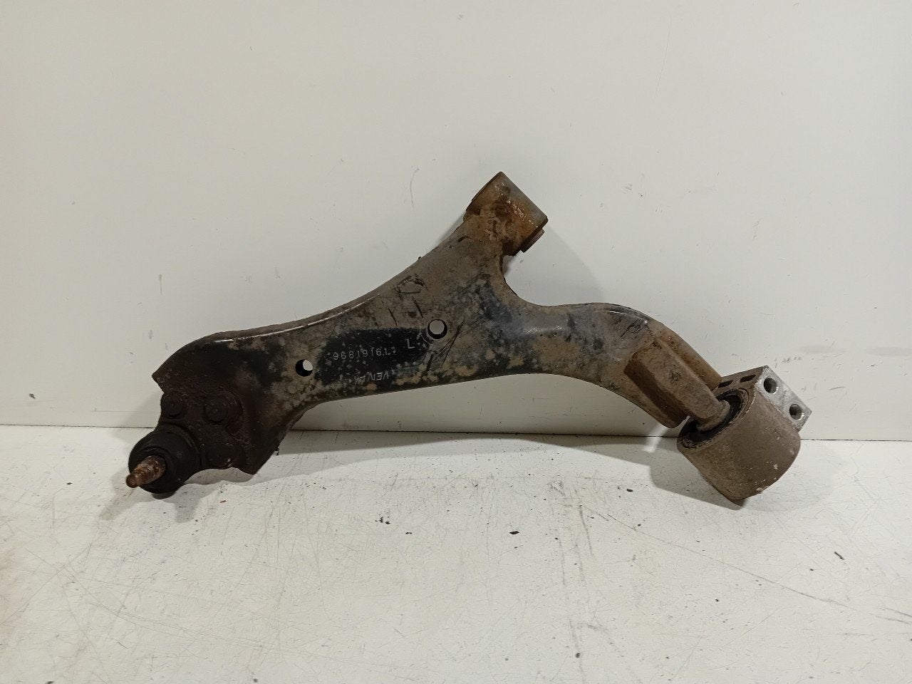 Draagarm links voor Opel Antara, Onderdelen@venauto.nl, Van der Ven Autorecycling B.V., Ettenseweg 76, 4706 PB Roosendaal, The Netherlands