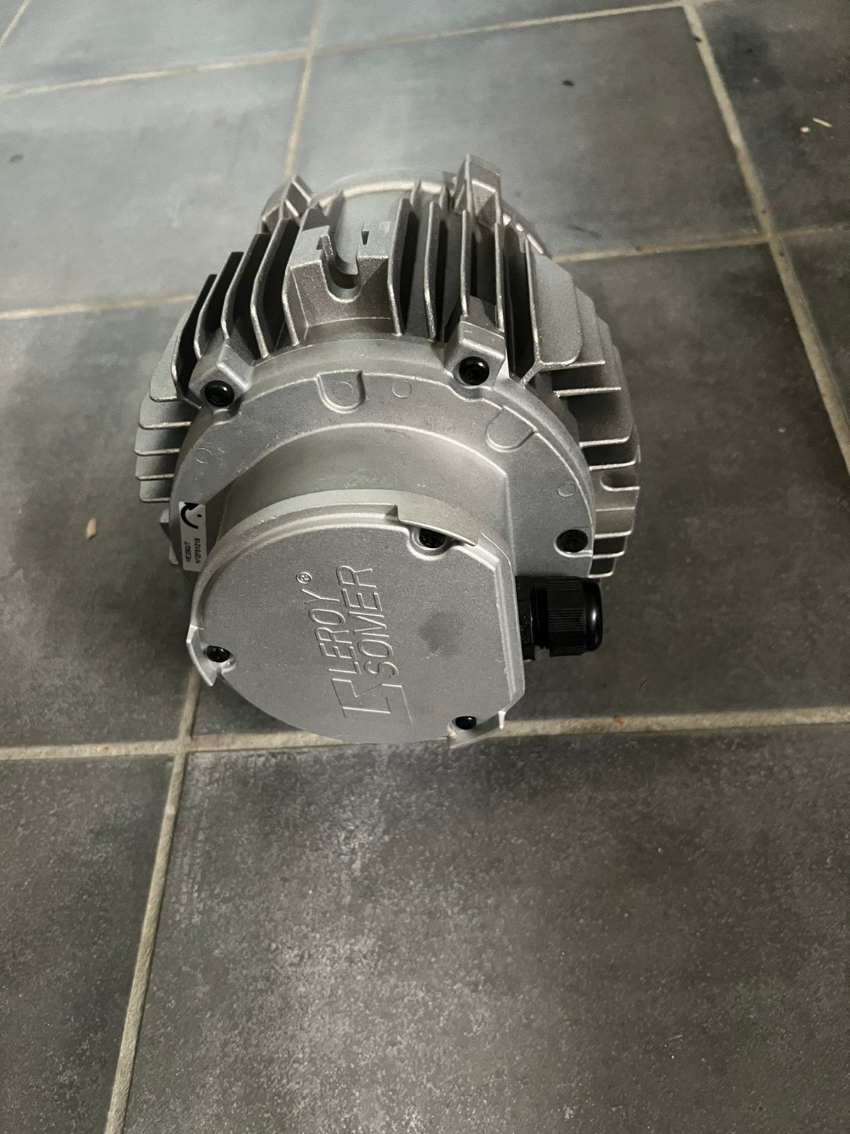Moteur électrique Nidec Leroy-Sommer, Bricolage & Construction, Enlèvement ou Envoi, Neuf, Moteur électrique, Moins de 1400 tpm