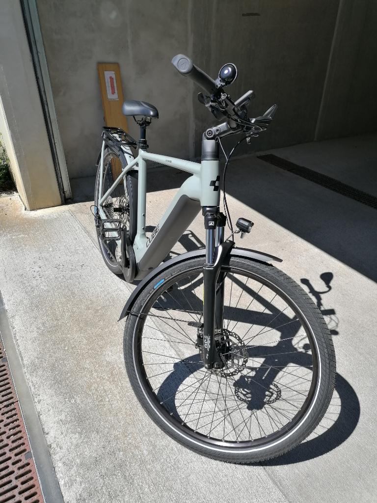 CUBE KATHMANDU HYBRID ONE GENTS 750 WH état impeccable, 50 km par batterie ou plus, Comme neuf, Cube, Enlèvement