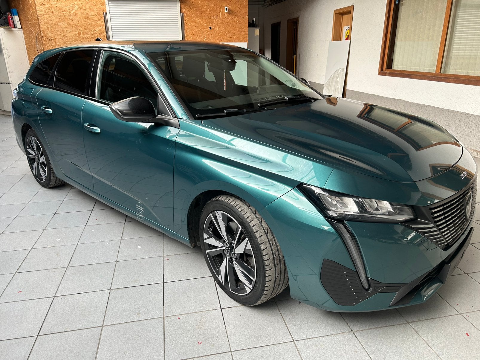 peugeot 308, 4 deurs, Stof, Euro 6, 131 kW