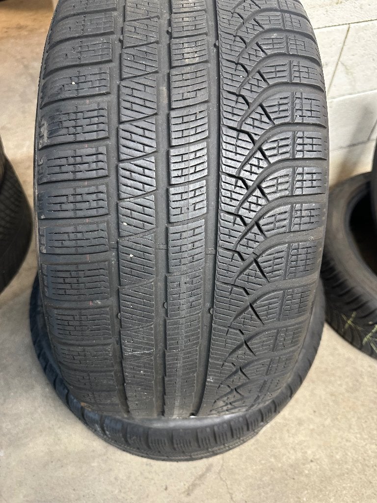 275/35/19 Pirelli, Autos : Pièces & Accessoires, Neuf, Pneus hiver, 275 mm, Pneu(s)