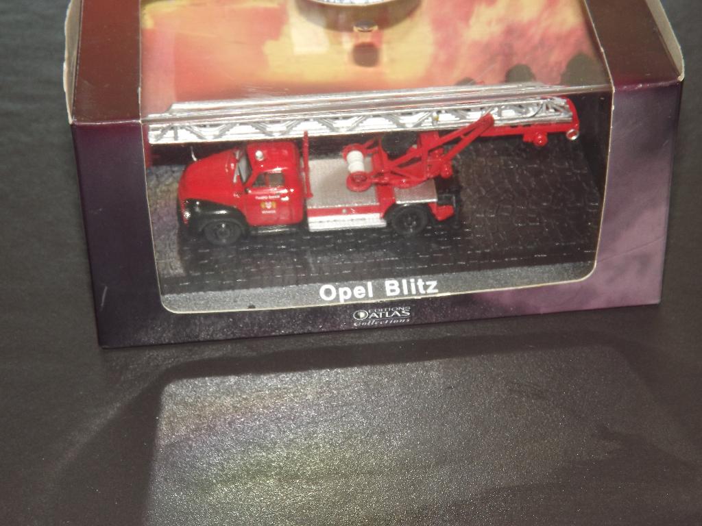Brandweerwagen Opel Blitz, Hobby en Vrije tijd, Modelauto's | Overige schalen, Ophalen of Verzenden, Zo goed als nieuw