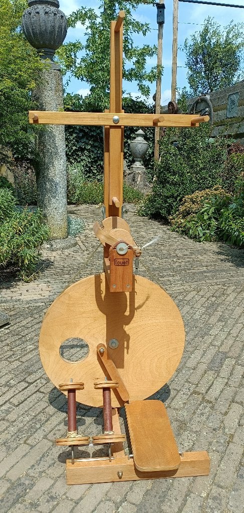 LOUET spinnewiel met 3 klossen + twijnrek + wol haspel (LE3), Ophalen of Verzenden, Gebruikt, Spinnewiel