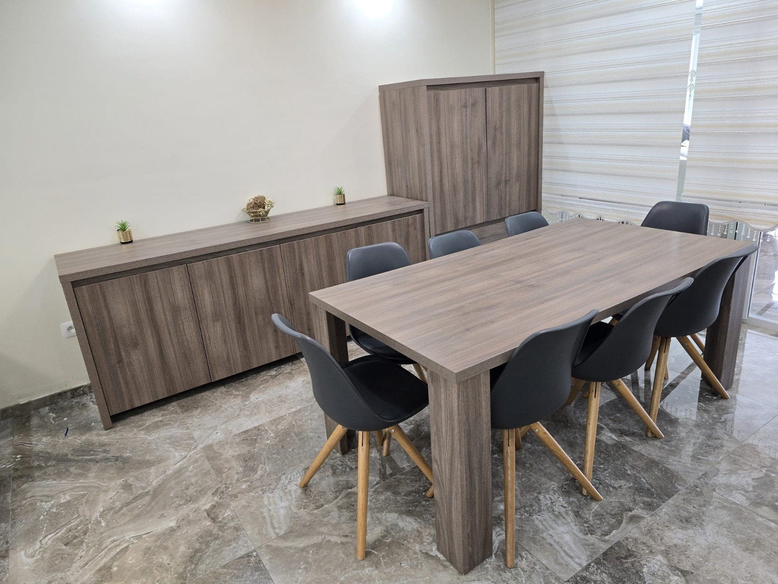Complete en moderne eetkamerset + TV-meubel (In zeer goede s, Ophalen
