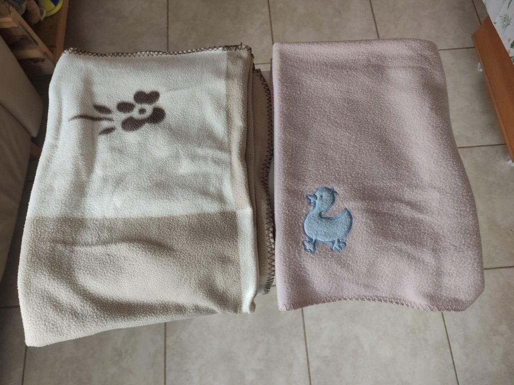 2 couvertures pour enfants, Maison & Meubles, Enlèvement ou Envoi, Une personne, Utilisé, Autres marques
