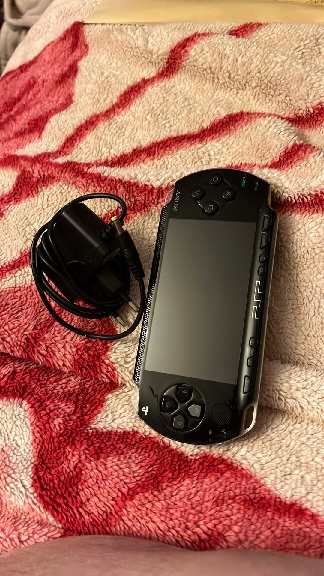 Psp 1000 met originele lader + 7 games, Consoles de jeu & Jeux vidéo, Enlèvement ou Envoi, Comme neuf, PSP, Avec jeux