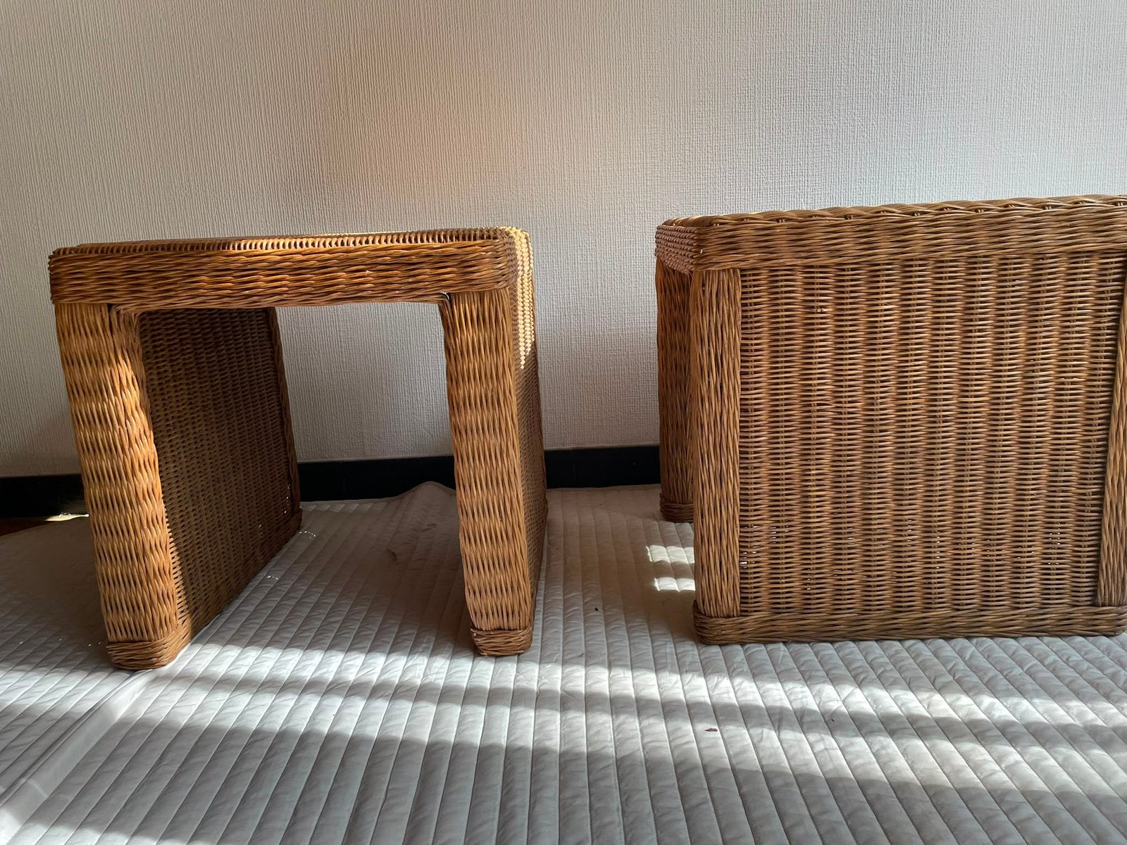 Table d'appoint en rotin, Enlèvement, Comme neuf