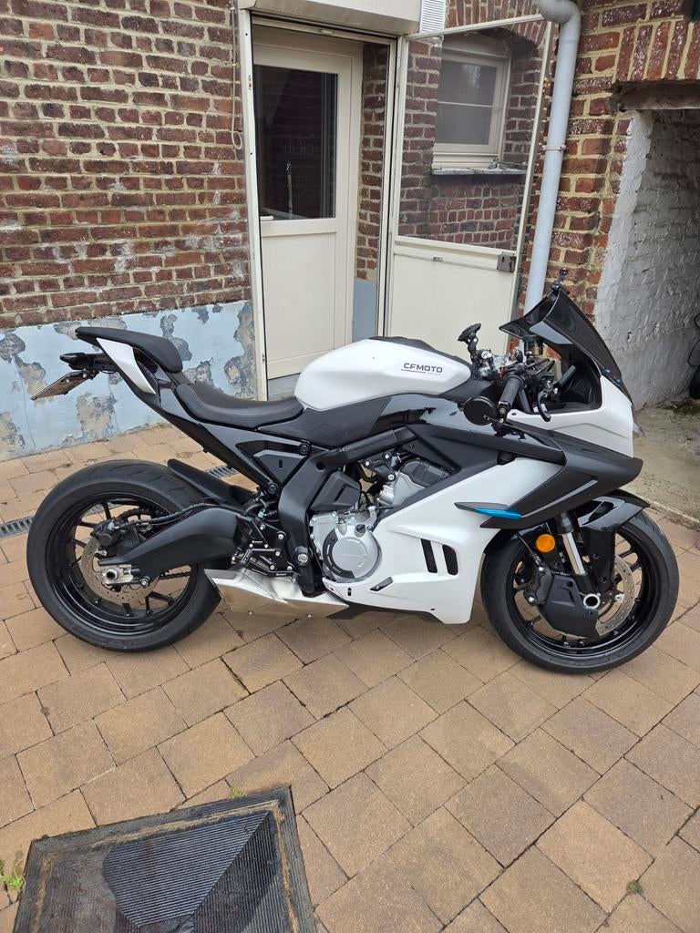 CFMOTO 675sr-r 2025 bijna full option., Motoren, Traction Control, Motorrijbewijs A, Gebruikt, 3 cilinders