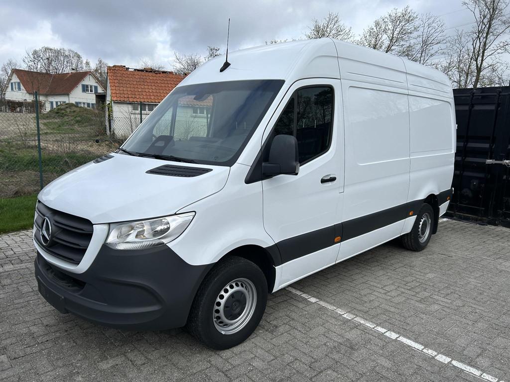 Mercedes-Benz Vans Sprinter 315 CDI Bestelwagen L2 RWD PRO, Auto's, Gebruikt, 4 cilinders, 2000 kg, Wit