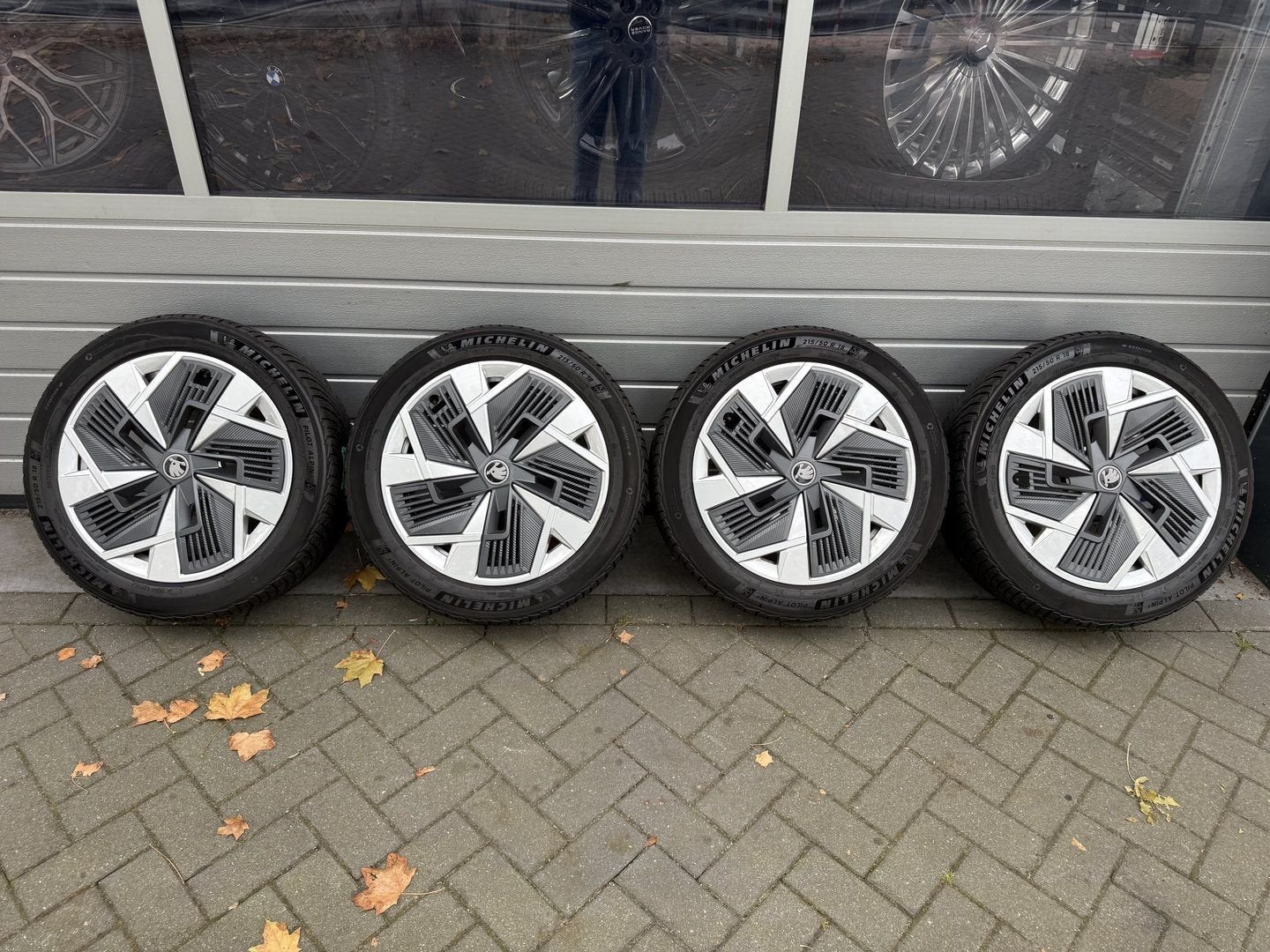 18 inch Orig Skoda Koroq NU7 Seat Ateca velgen winterbanden, Autos : Pièces & Accessoires, Pneus et Jantes, Véhicule de tourisme