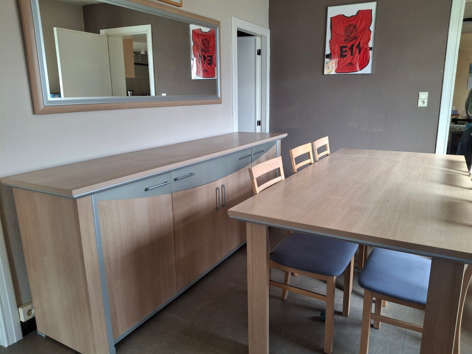 Eetkamer volledig + salontafel, Huis en Inrichting, Ophalen, Gebruikt, Modern, 4 tot 6 stoelen