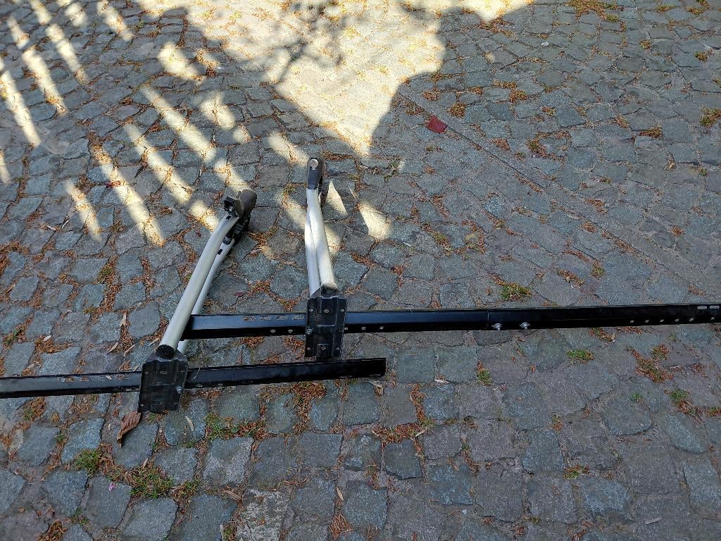 Fiets dragers rail met slot 2 stuks, Ophalen, 2 fietsen, Gebruikt, Dakdrager