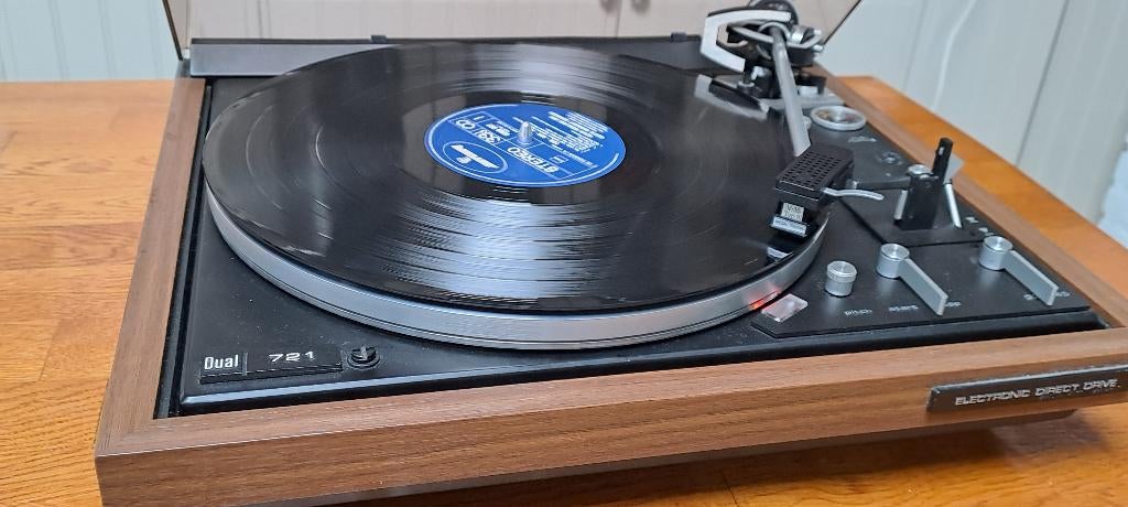 Dual 721 volautomatische platenspeler in nieuwstaat, Audio, Tv en Foto, Platenspelers, Automatisch, Ophalen of Verzenden, Zo goed als nieuw