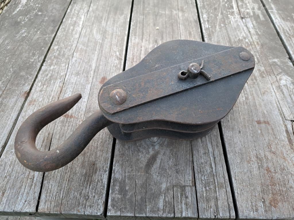 Oude ijzeren katrol, Antiek en Kunst, Ophalen of Verzenden