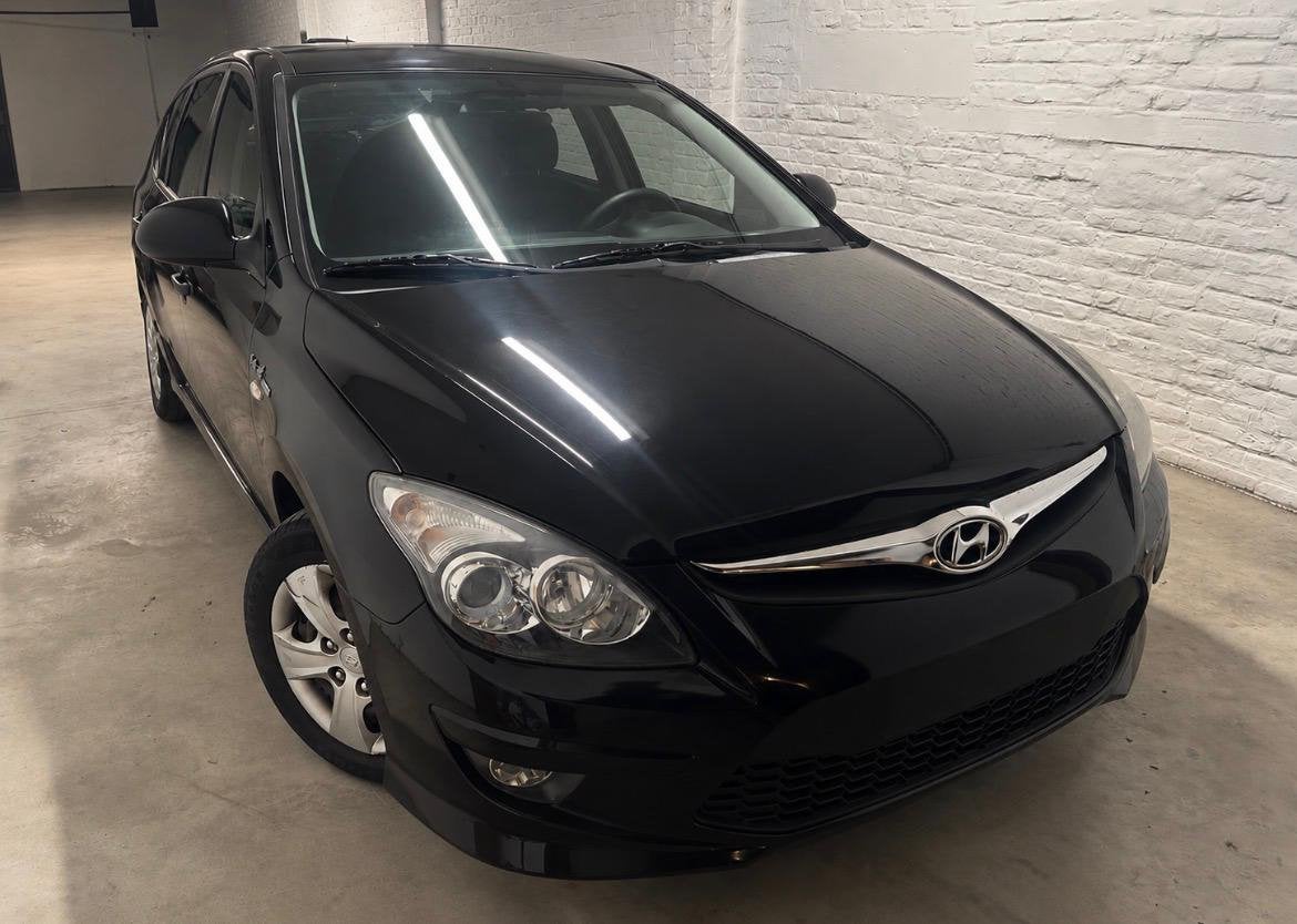 HYUNDAI i30 1.6 CRDI/175.000KM+CAR-PASS/RADAR+AIRCO…/C.T OK, Autos, Euro 5, Achat, 1820 kg, 5 portes