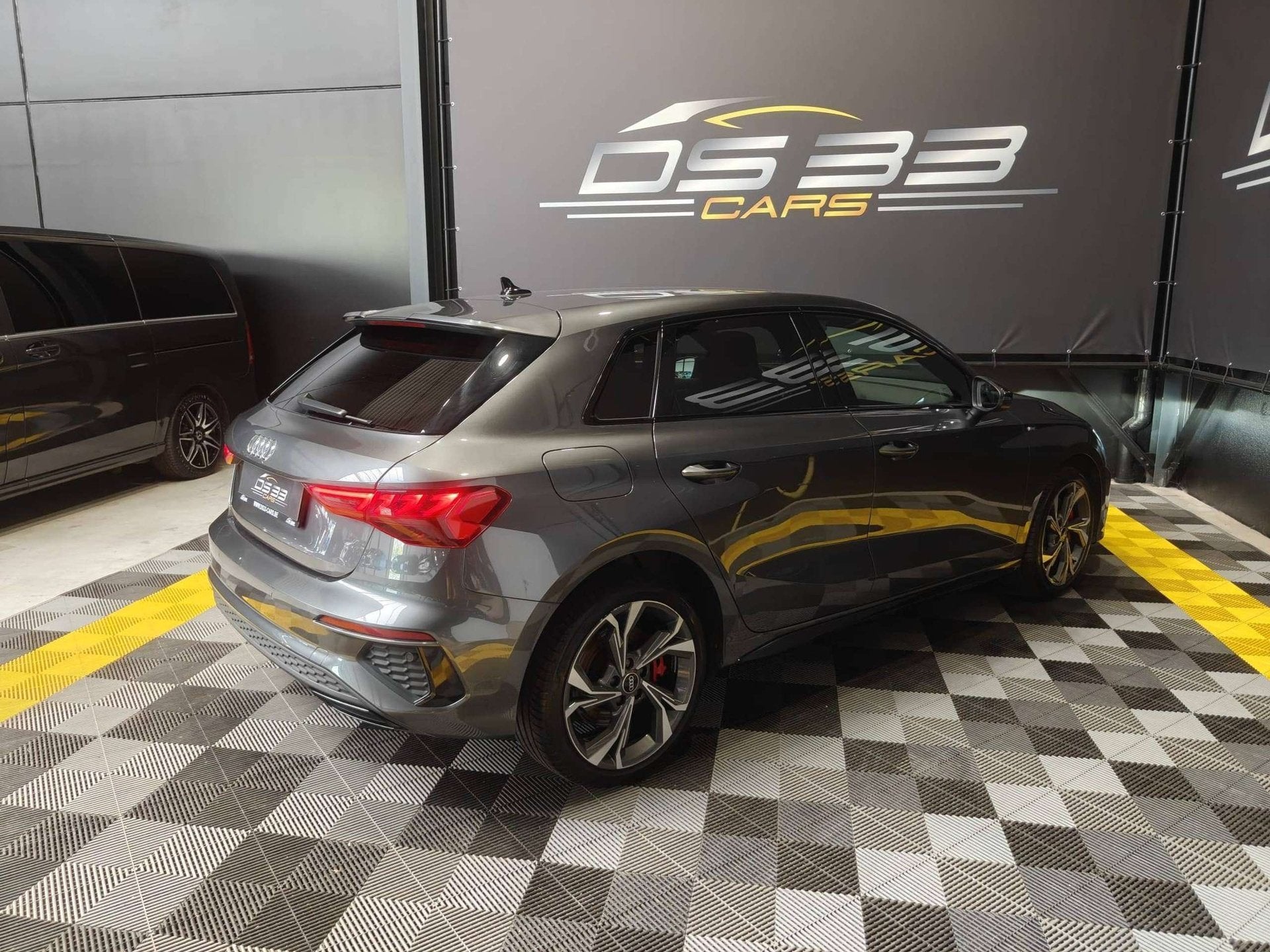 Audi A3 45 TFSI e Competition 3x S-line 245pk/LED/Apple/Lede, Autos, Audi, 1395 cm³, Argent ou Gris, Achat, Euro 6