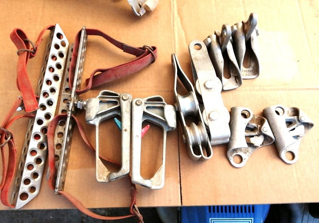 matériel escalade bloqueurs,descendeurs,shunts ..., Enlèvement, Utilisé, Accessoire d'escalade
