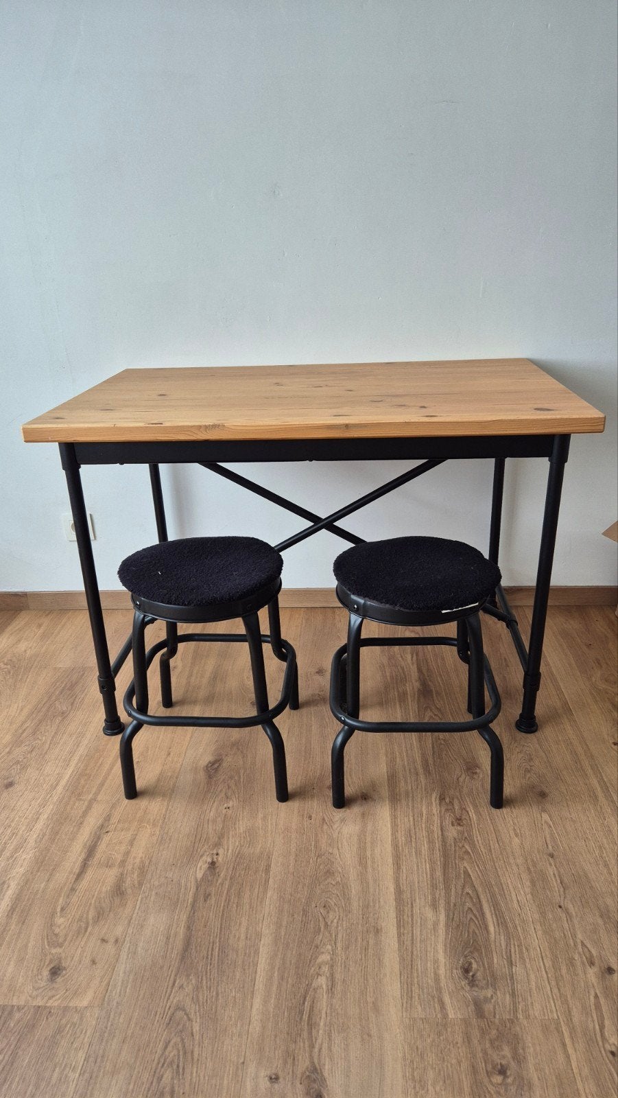 Tafel & 2 krukjes IKEA, Huis en Inrichting, Ophalen