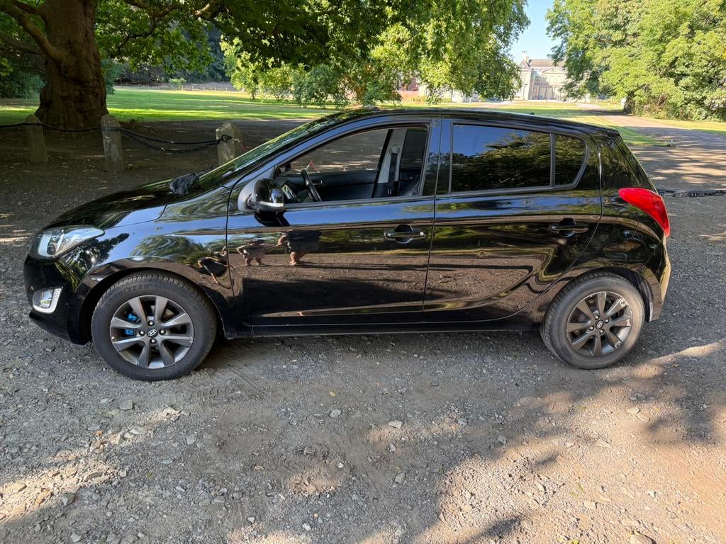 Hyundai i20 1.1 CRDi 2014 Led Toit ouvrant cuir Euro 5B, Autos, Cuir, Achat, Boîte manuelle, Entretenue par le concessionnaire