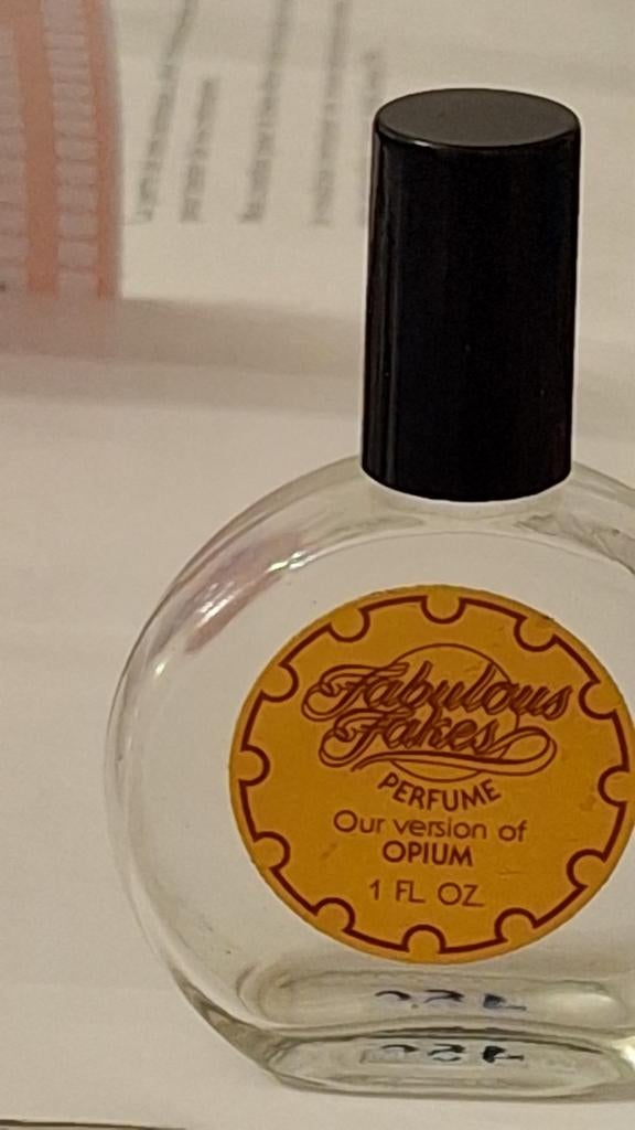 flacon de parfum de la marque Fabulous Fakes, intitulé « Ou, Ophalen of Verzenden
