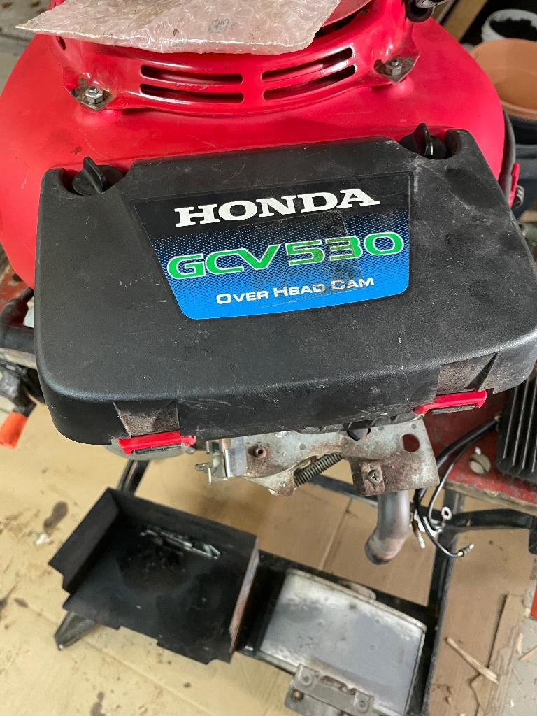 A vendre moteur GCV 530 (Honda) pour pièces, Jardin & Terrasse, Honda, Tondeuse rotative, Tondeuses à gazon à essence, Démarrage électrique