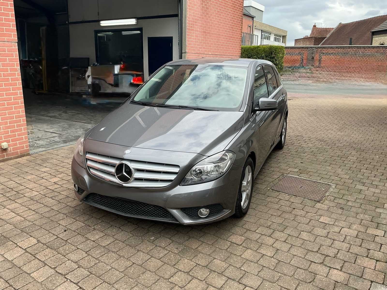 Mercedes B 180 Break Car 2012, Euro 5, Achat, Entreprise, Boîte manuelle
