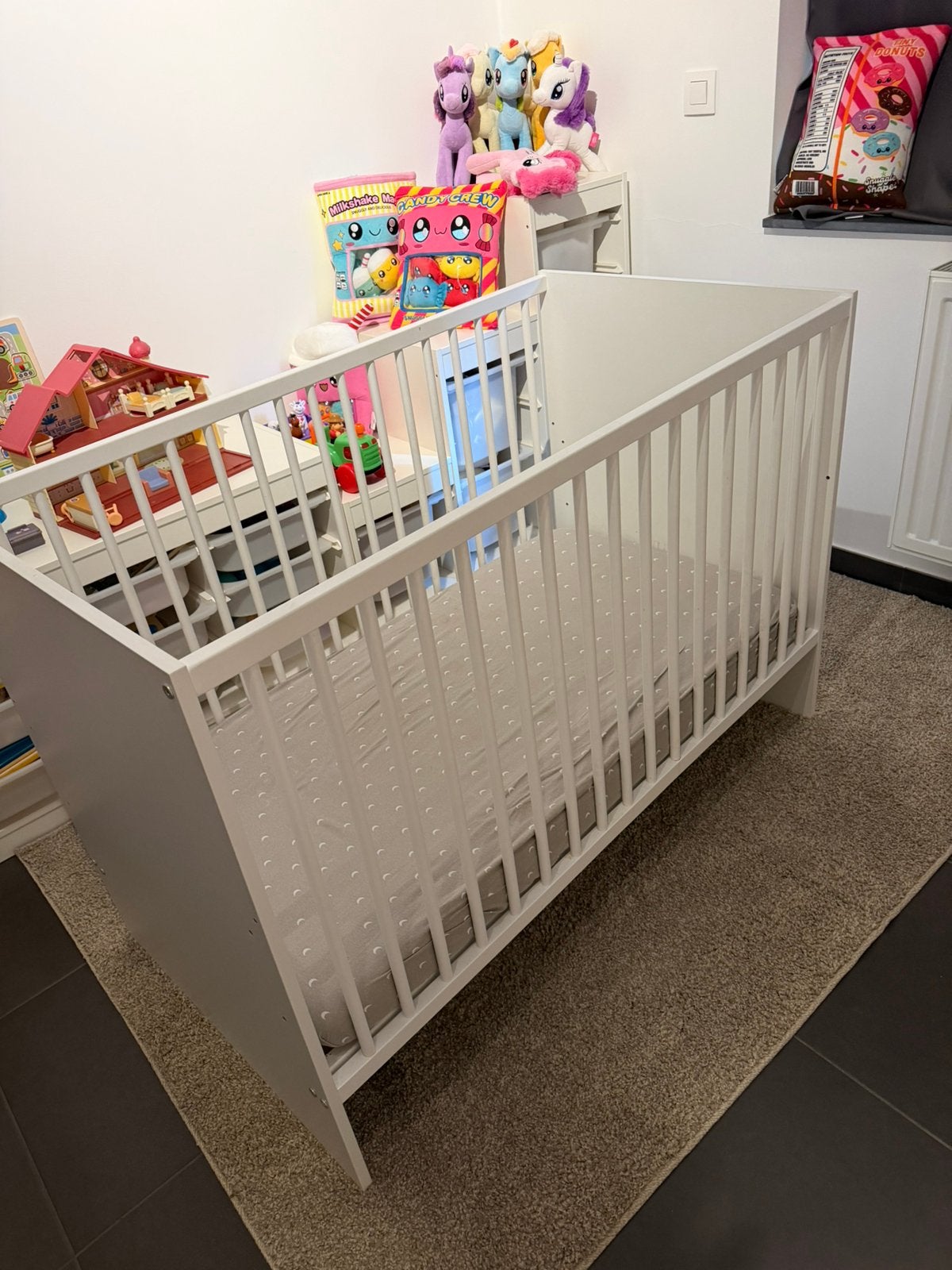 Babybedje + matras 120 x 60 cm, Kinderen en Baby's, Ophalen, Zo goed als nieuw, Minder dan 140 cm, Minder dan 70 cm