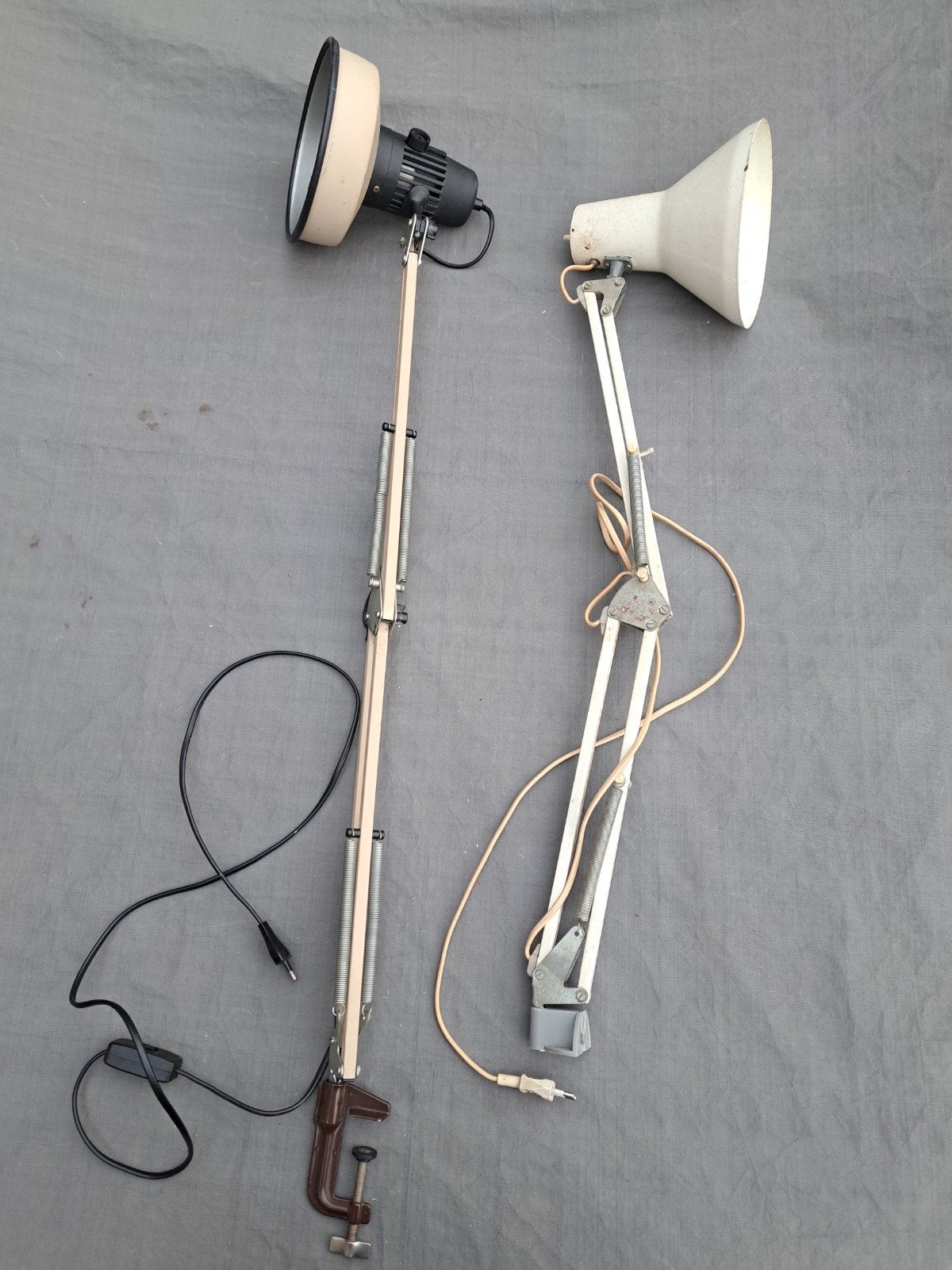 2 lampes anciennes avec bras réglable, Enlèvement ou Envoi, Utilisé, Synthétique