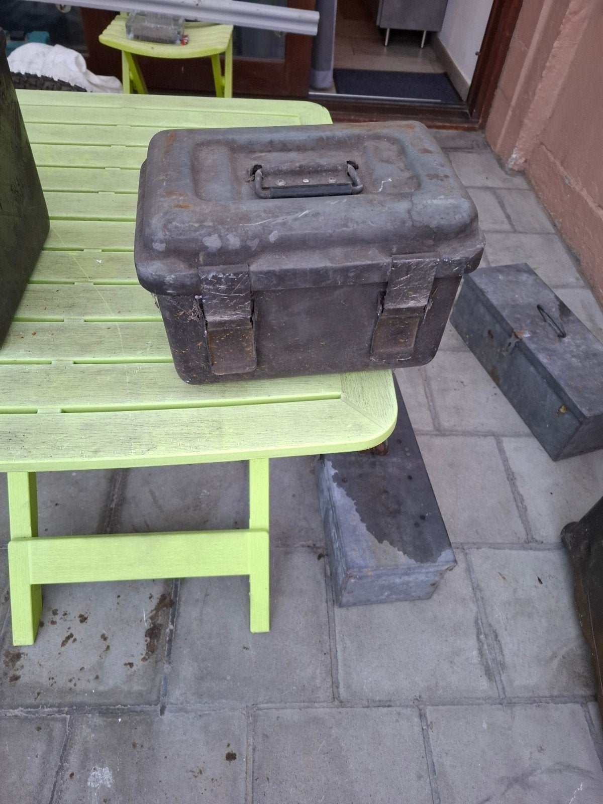 a vendre coffre a outils métallique et plastique, Bricolage & Construction, Enlèvement