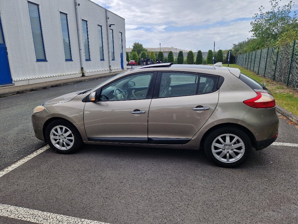 Renault Megane 1.9 dci Privilège, Autos, Euro 5, Achat, Beige, Boîte manuelle