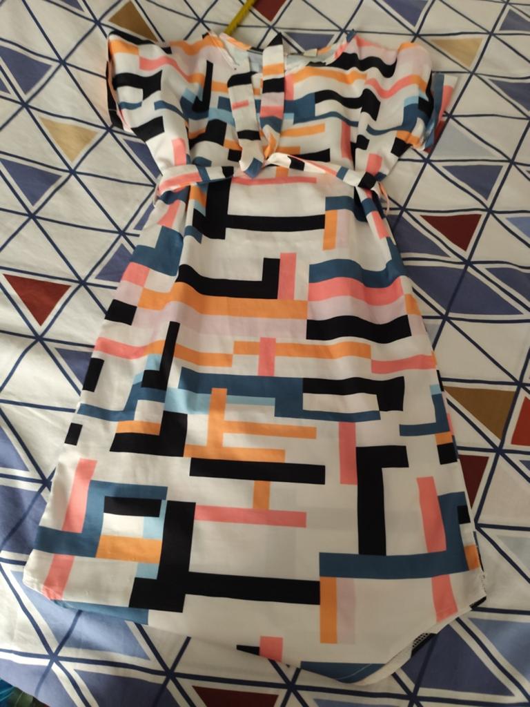 Robe 12 ans, Enlèvement ou Envoi
