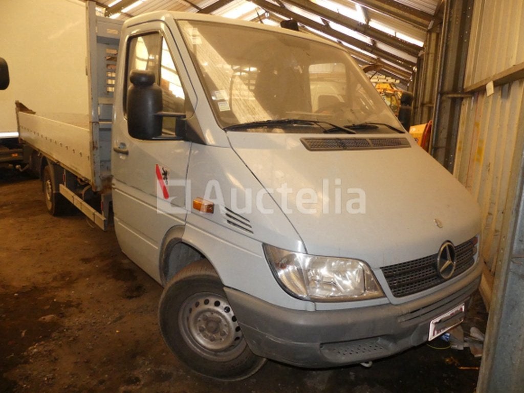 REF:TRD570 - Camionnette avec plateau basculant Mercedes-Ben, Autos, Achat, Entreprise, Autres carburants, Mercedes-Benz