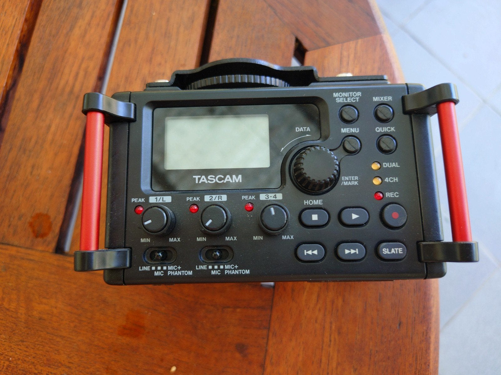 tascam DR-60d mkII, Enlèvement