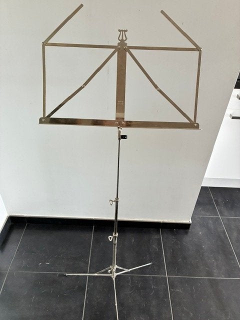 Lutrin en métal gris, Musique & Instruments, Partitions, Utilisé, Leçon ou Cours, Enlèvement ou Envoi, Autres genres