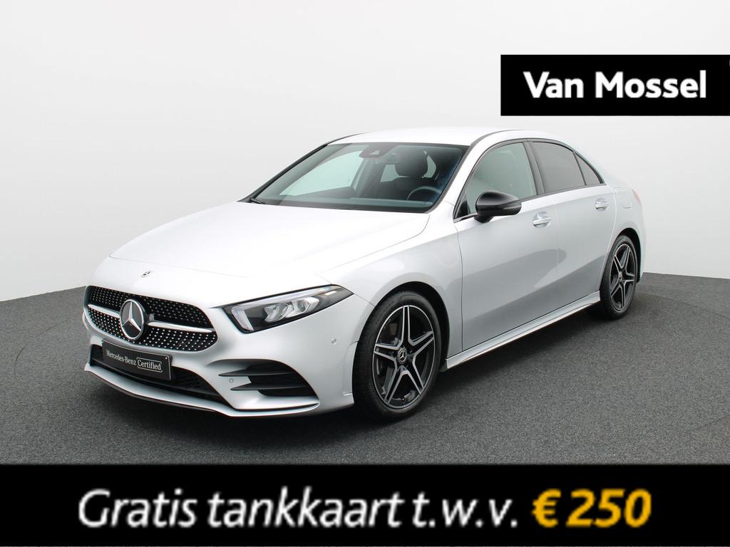 Mercedes-Benz A 180 AMG Line Limousine + CARPLAY + NIGHTPAKK, 4 deurs, Gebruikt, 4 cilinders, 136 pk