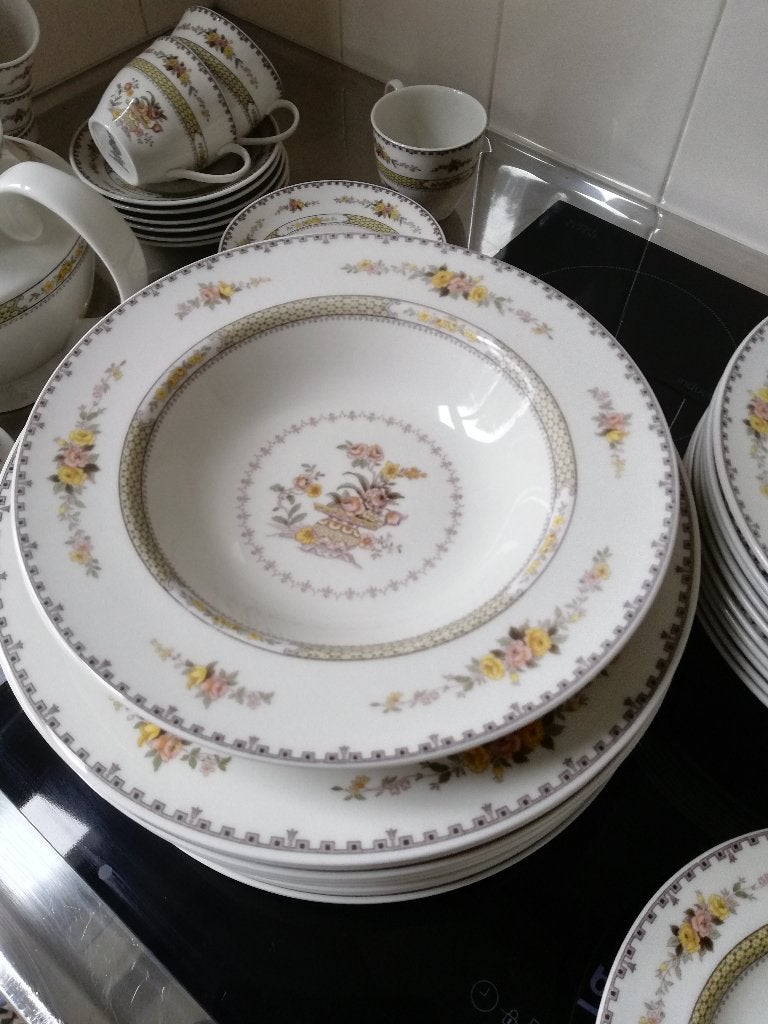 Servies Royal Doulton Hamilton, diner en koffieservies, Ophalen, Porselein, Bord(en)