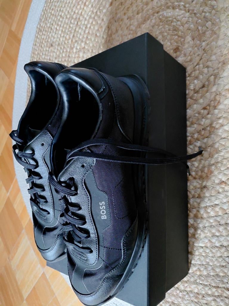 Chaussures,baskets  Hugo Boss pointure 43, Vêtements | Hommes, Chaussures, Enlèvement, Baskets