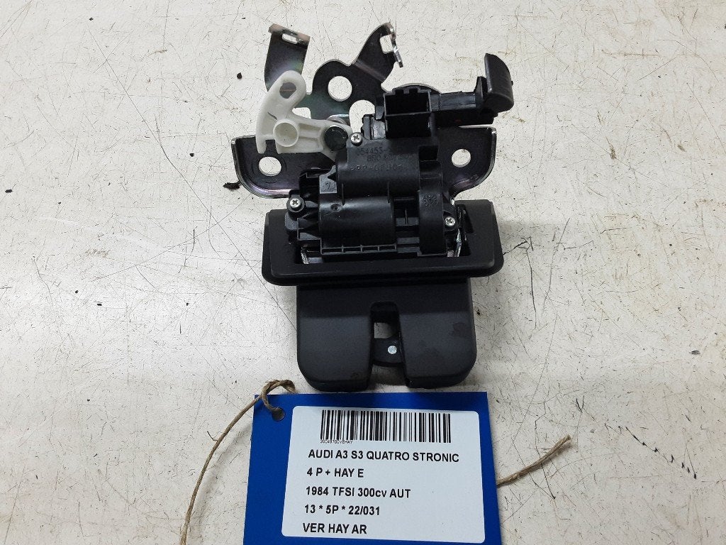 ACHTERKLEPSLOT Audi S3 Sportback (8VA / 8VF) (8R0827505), Gebruikt, Audi, Achterklep