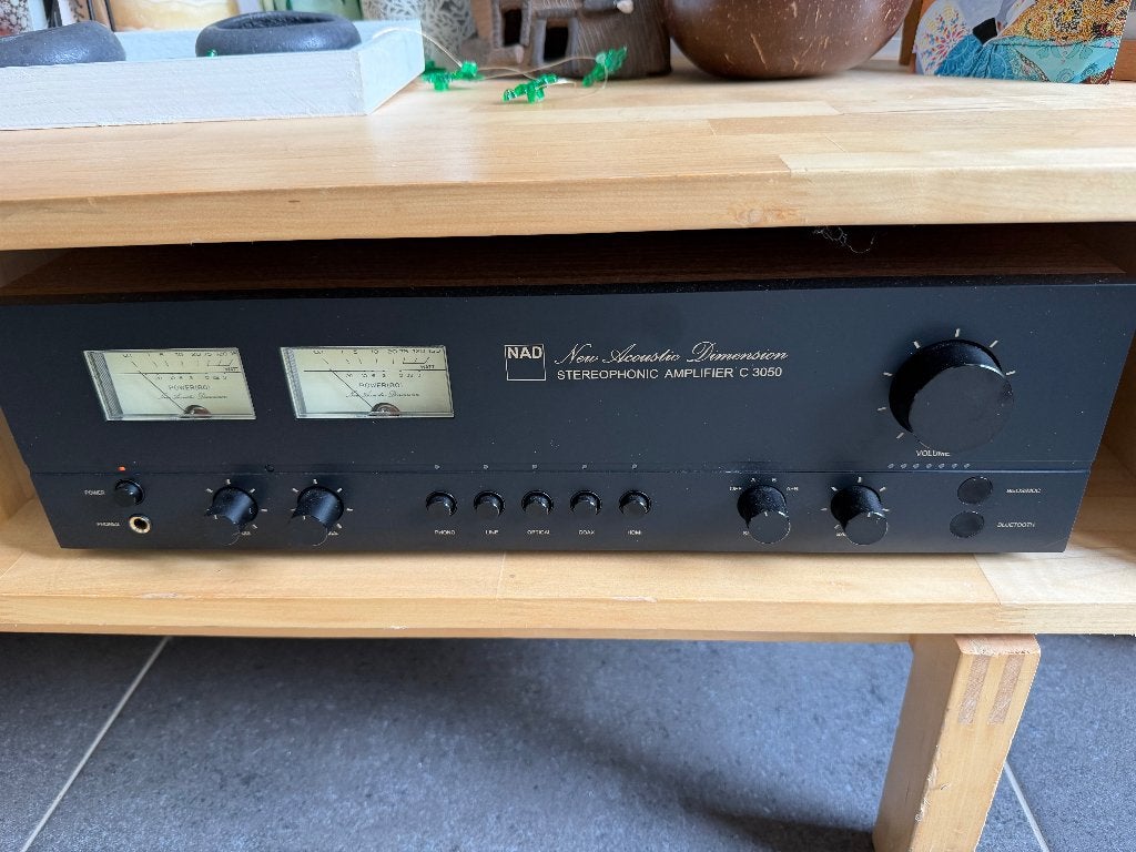 NAD C3050 + BluOS MDC2-module, Zo goed als nieuw, 60 tot 120 watt, Stereo, Ophalen