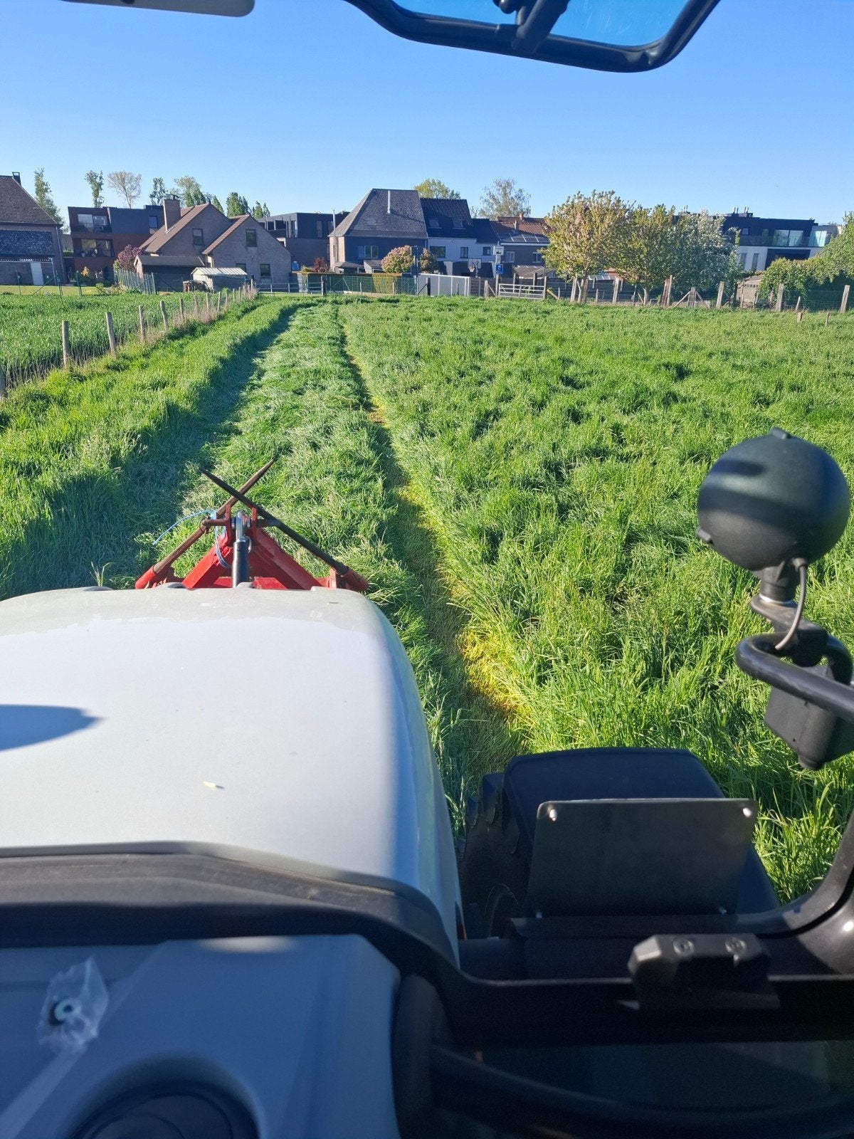 Ronde balen voordroog, Ophalen