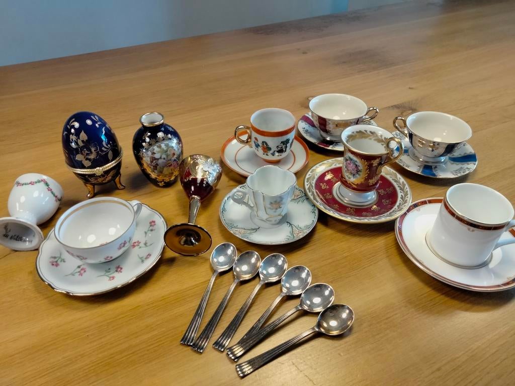 Allerlei kopjes en lepeltjes ...porseleinen ei, Antiek en Kunst, Antiek | Servies compleet, Ophalen of Verzenden
