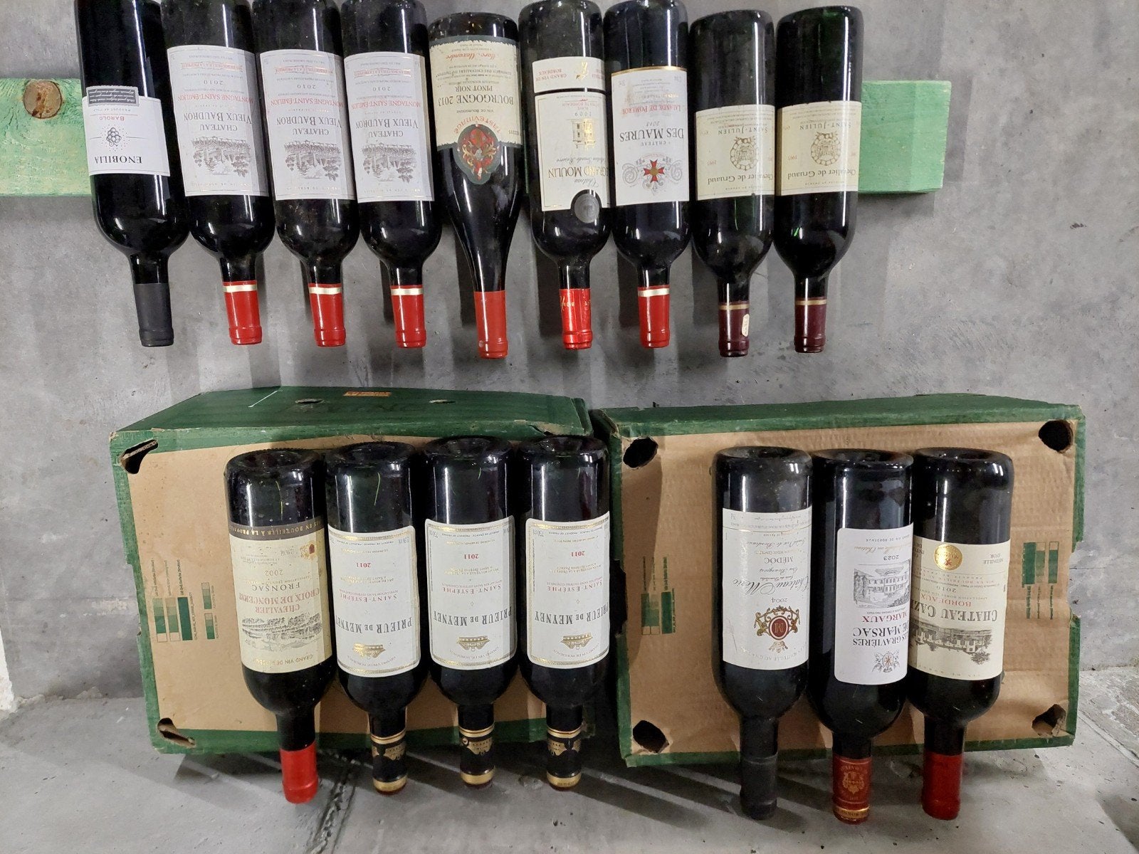 19 bouteilles de vin, Pleine, Comme neuf, Enlèvement, Vin rouge