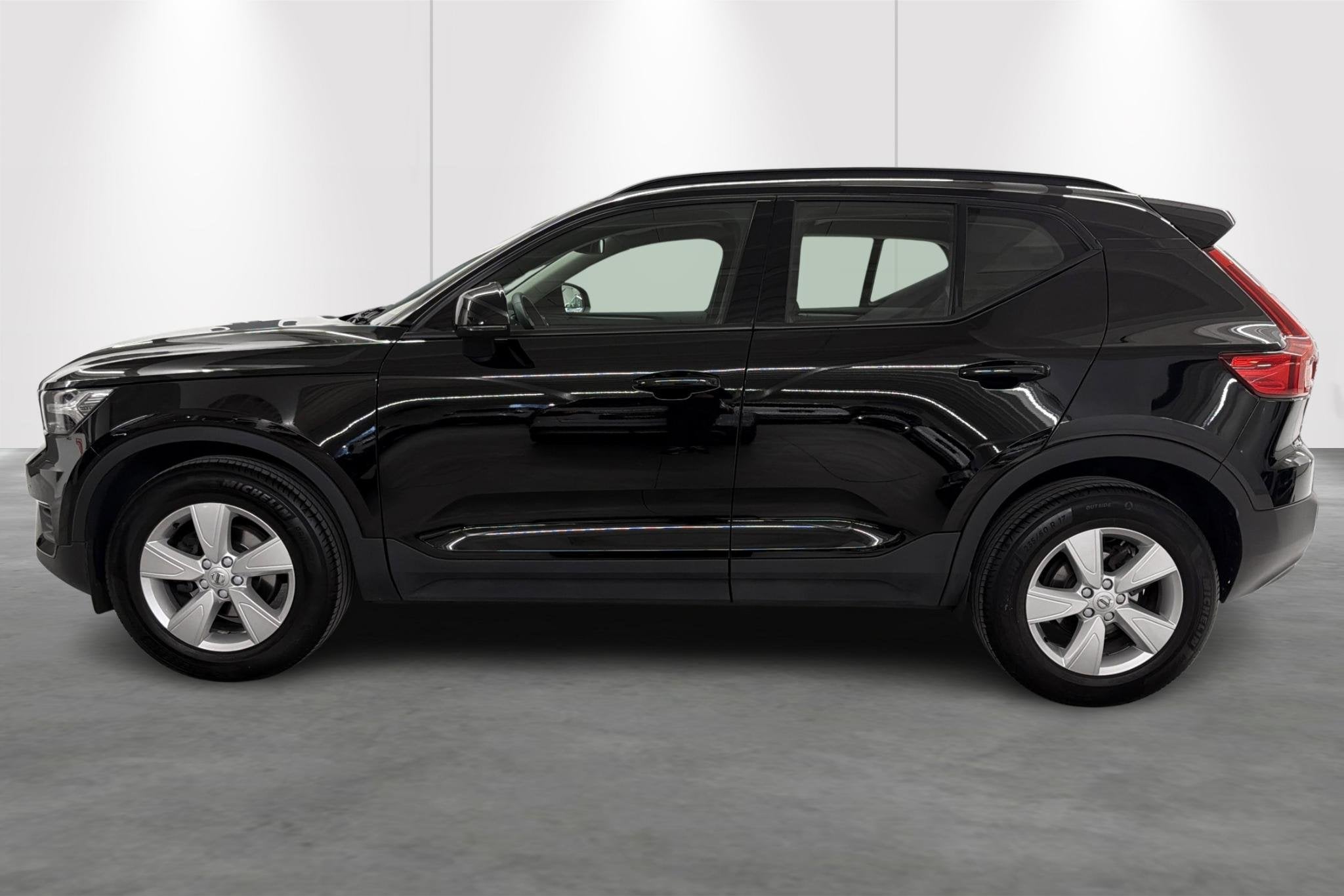 Volvo XC40 T2 Momentum Core + AUTO - GPS - CAMERA, Autos, Volvo, Achat, 5 portes, 95 kW, 5 places