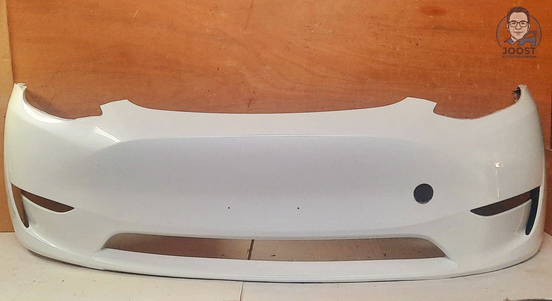 Voorbumper orgineel Tesla Model Y v.a 2020 1493745-00-A, -Tesla Inc., Gebruikt, Herkomst onderdeel bekend, -servicehelpemea@tesla.com